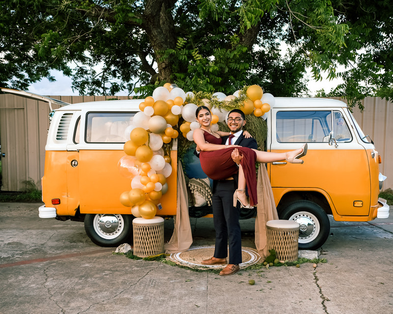 3d33a31f-d5f1-4854-8f8b-6761430b4157_stevie-the-photo-bus-homepage-18